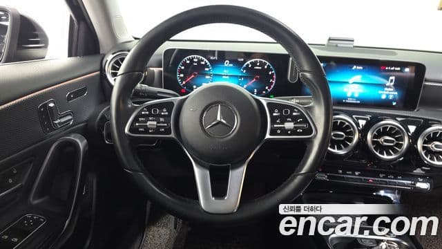 Mercedes-Benz A-Class 2020 — ფოტო 13/20