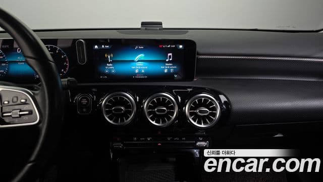 Mercedes-Benz A-Class 2020 — ფოტო 14/20
