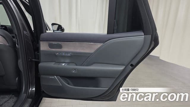 Genesis G90 2025 — Photo 35/36