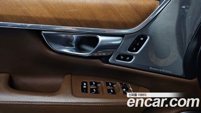 Volvo S90 2018 — ფოტო 18/20