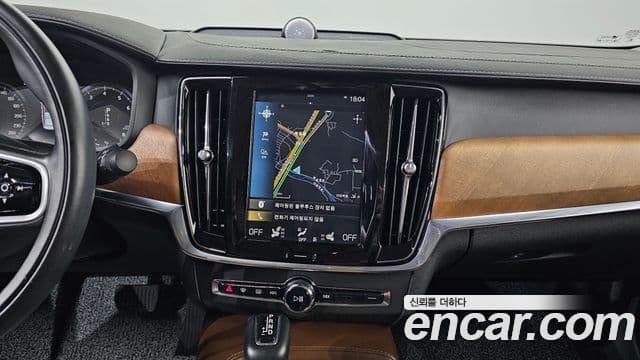 Volvo S90 2018 — ფოტო 9/20
