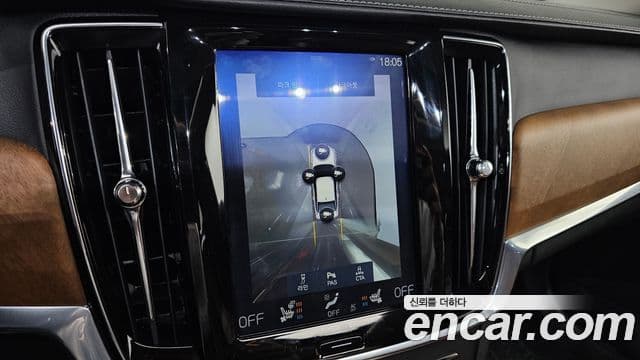 Volvo S90 2018 — ფოტო 15/20