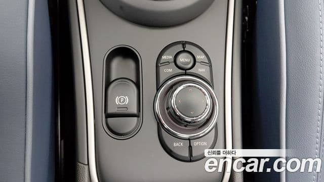 Mini Cooper S Countryman 2023 — ფოტო 13/20