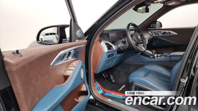BMW XM 2025 — Фото 10/20