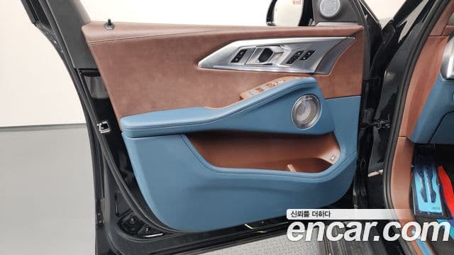 BMW XM 2025 — Photo 14/44