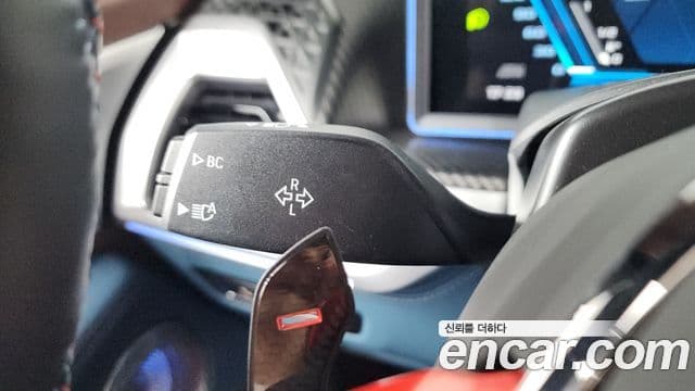 BMW XM 2025 — Photo 18/44
