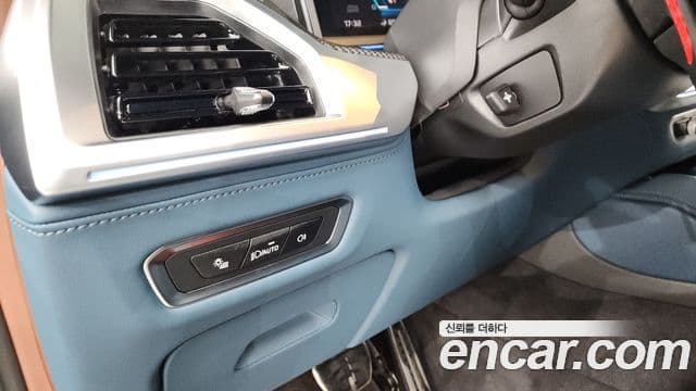 BMW XM 2025 — Photo 31/44