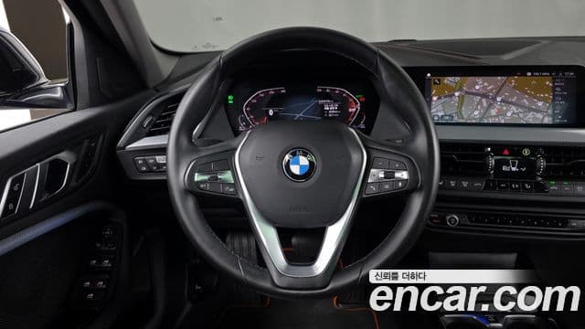 BMW 1 Series 2021 — Фото 13/20