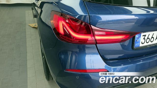 BMW 1 Series 2021 — ფოტო 18/32