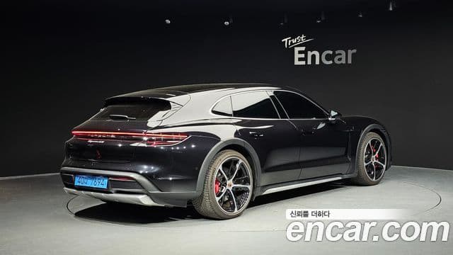 Porsche Taycan 2025 — Şəkil 1/20
