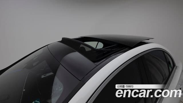 Mercedes-Benz E-Class 2025 — ფოტო 12/20