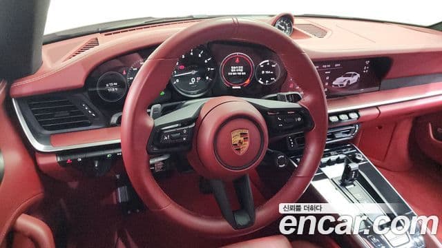 Porsche 911 2022 — ფოტო 15/33