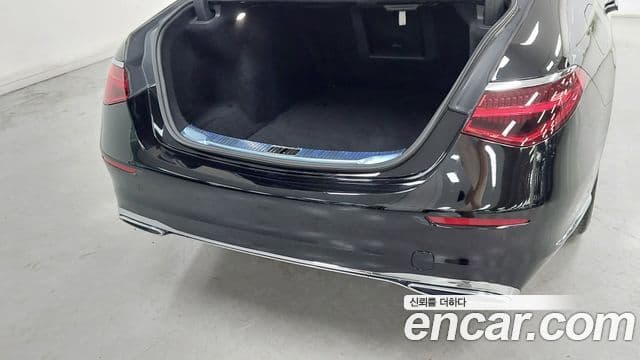 Mercedes-Benz S-Class 2023 — Şəkil 10/20