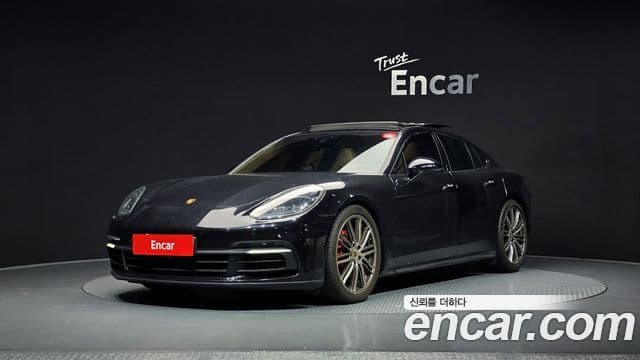 Porsche Panamera 2018 — ფოტო 1/20