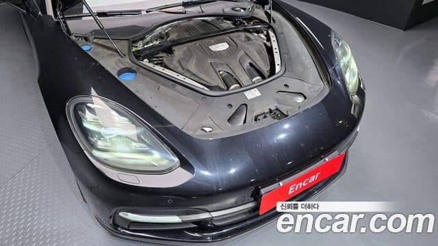 Porsche Panamera 2018 — ფოტო 6/20
