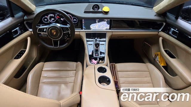 Porsche Panamera 2018 — ფოტო 7/20