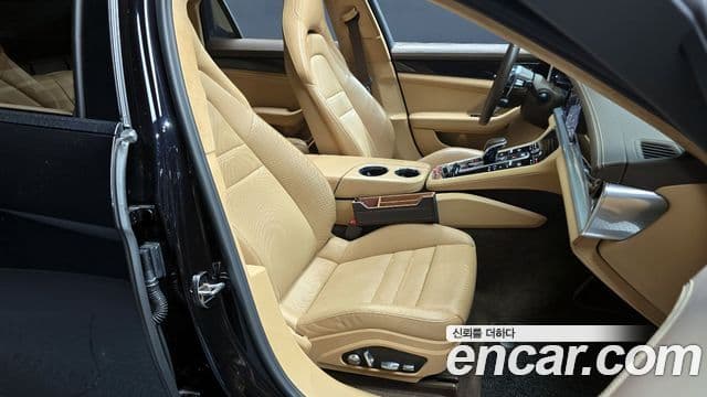 Porsche Panamera 2018 — ფოტო 12/20