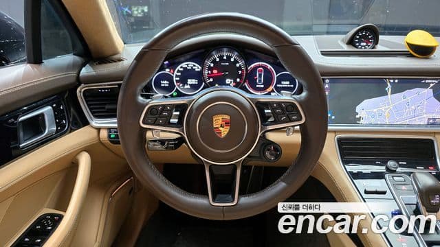 Porsche Panamera 2018 — ფოტო 13/20