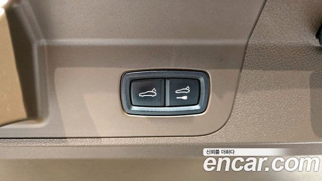 Porsche Panamera 2018 — ფოტო 19/20