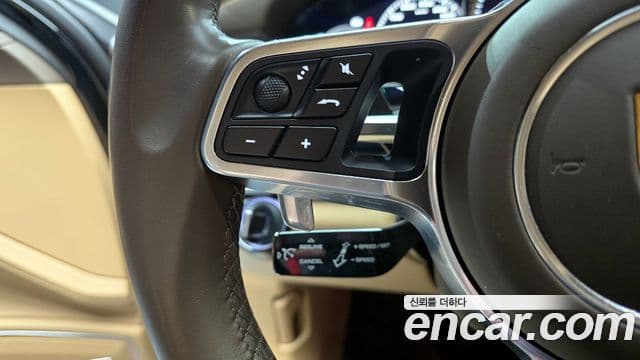 Porsche Panamera 2018 — Photo 37/38
