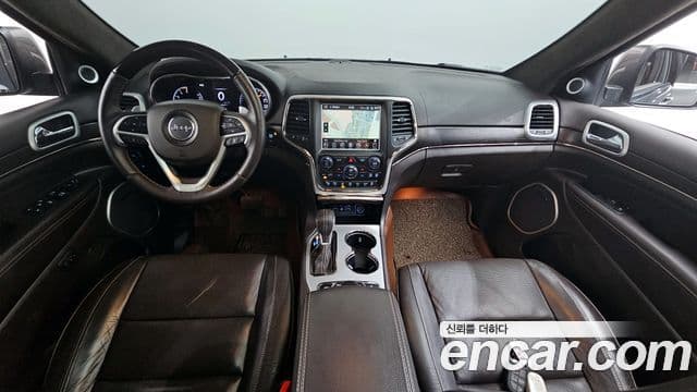 Jeep Grand Cherokee 2018 — Şəkil 9/20