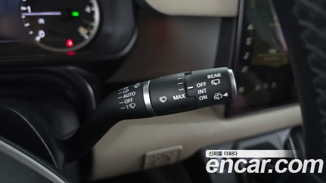 Land Rover Defender 2023 — Photo 9/32