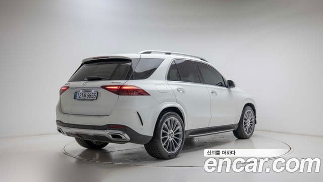 Mercedes-Benz GLE-Class 2025 — Photo 14/20