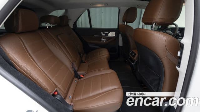 Mercedes-Benz GLE-Class 2025 — Photo 18/20