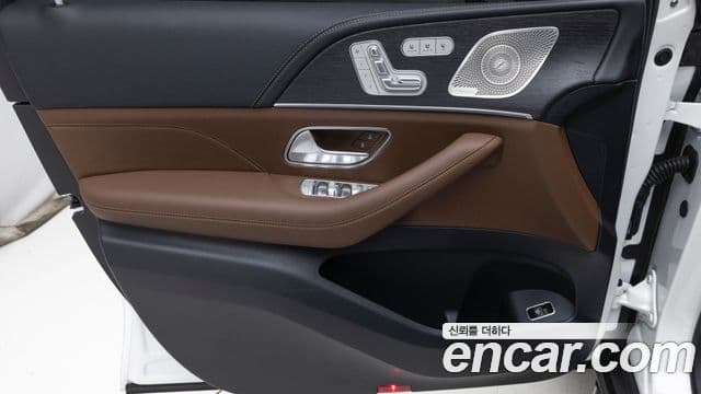 Mercedes-Benz GLE-Class 2025 — Photo 11/20