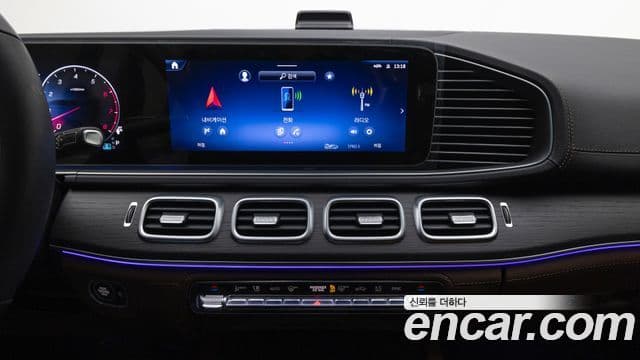 Mercedes-Benz GLE-Class 2025 — Photo 19/20