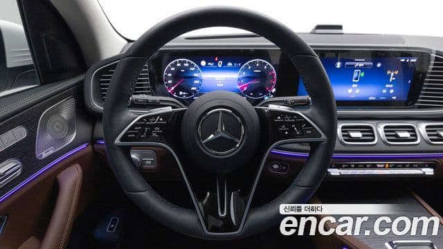 Mercedes-Benz GLE-Class 2025 — Photo 16/20