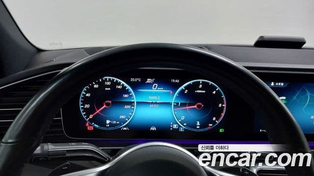 Mercedes-Benz GLE-Class 2023 — Photo 11/20