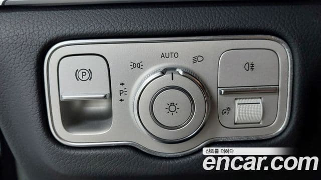 Mercedes-Benz GLE-Class 2023 — Photo 12/20