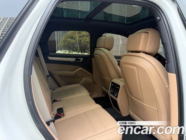 Porsche Cayenne 2023 — Şəkil 9/17