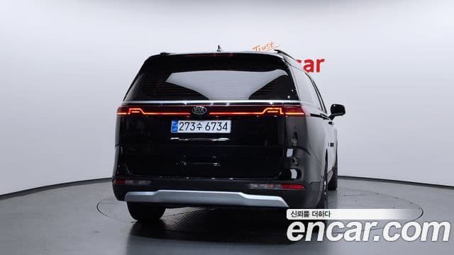 Kia Carnival 2021 — ფოტო 4/20