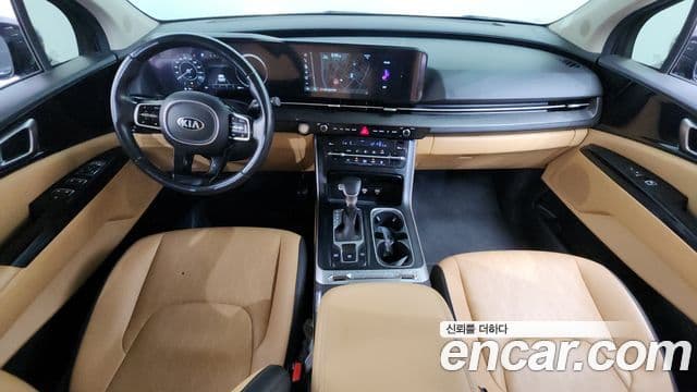 Kia Carnival 2021 — ფოტო 7/20