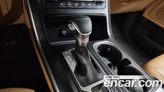 Kia Carnival 2021 — ფოტო 9/20