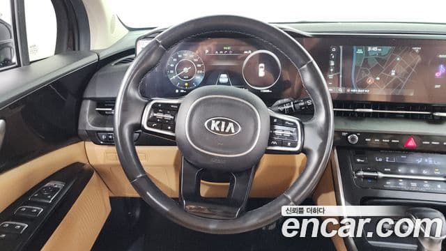 Kia Carnival 2021 — ფოტო 12/20