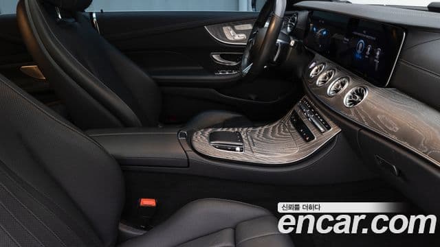 Mercedes-Benz E-Class 2021 — ფოტო 7/20
