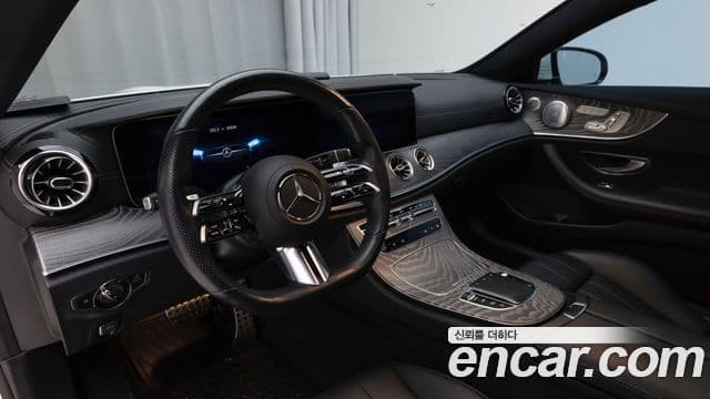 Mercedes-Benz E-Class 2021 — ფოტო 13/20