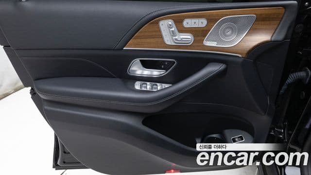 Mercedes-Benz GLE-Class 2021 — Фото 14/20