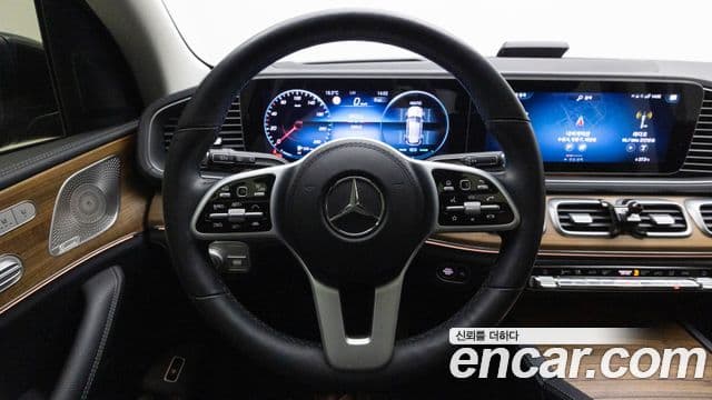 Mercedes-Benz GLE-Class 2021 — Фото 19/20
