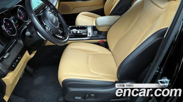Kia Carnival 2023 — Şəkil 17/20