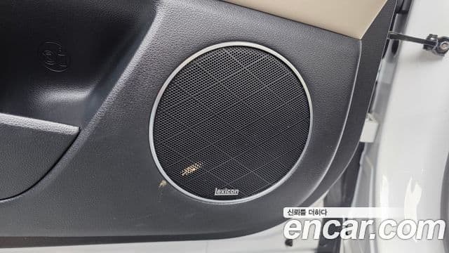 Genesis GV80 2023 — Photo 31/35