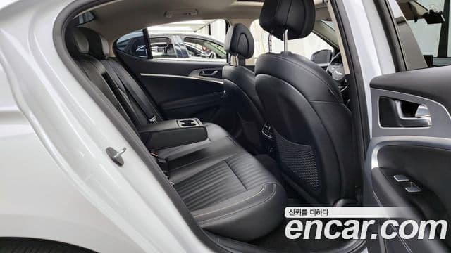 Genesis G70 2022 — ფოტო 12/20