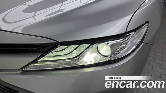 Toyota Camry 2018 — Photo 28/30