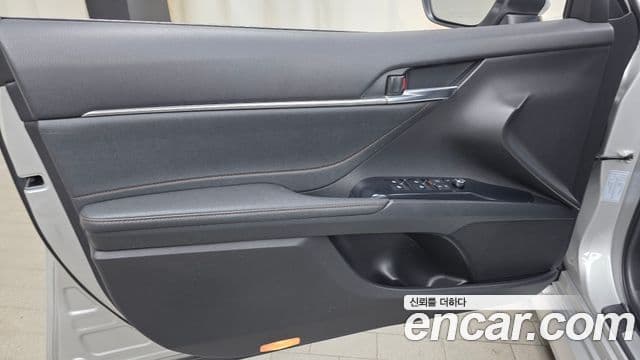 Toyota Camry 2018 — Photo 2/30