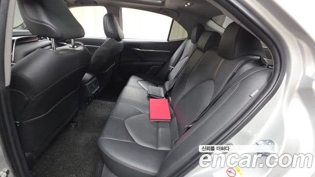 Toyota Camry 2018 — Photo 8/30