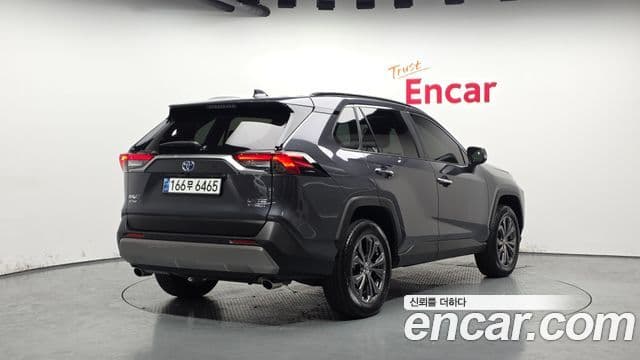 Toyota RAV4 2024 — Şəkil 2/20