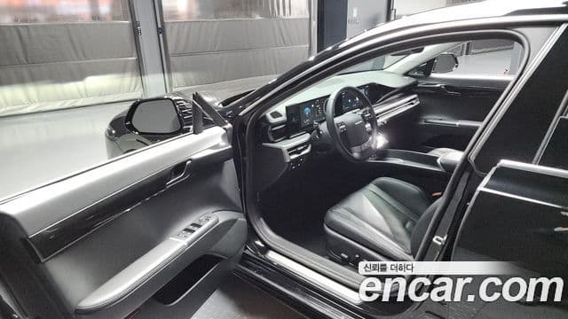 Hyundai Grandeur Hybrid 2023 — ფოტო 16/20